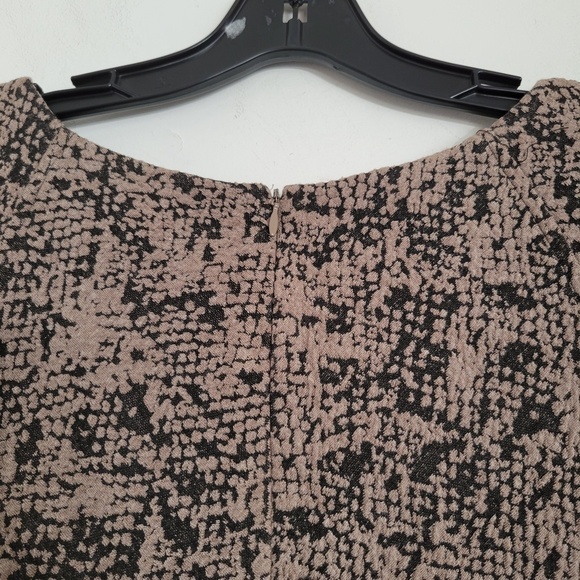 Calvin Klein Cap Sleeve Knit Textured Tan Sheath Career Dress Size Medium - Picture 5 of 12